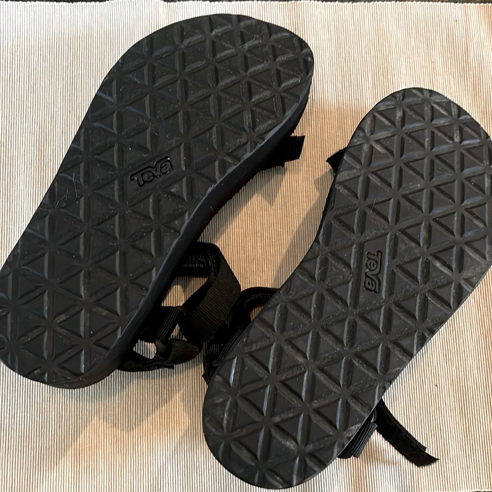 TEVA Flatform Universal Women’s Sandal - Black, Size 9 - Picture 3 of 4
